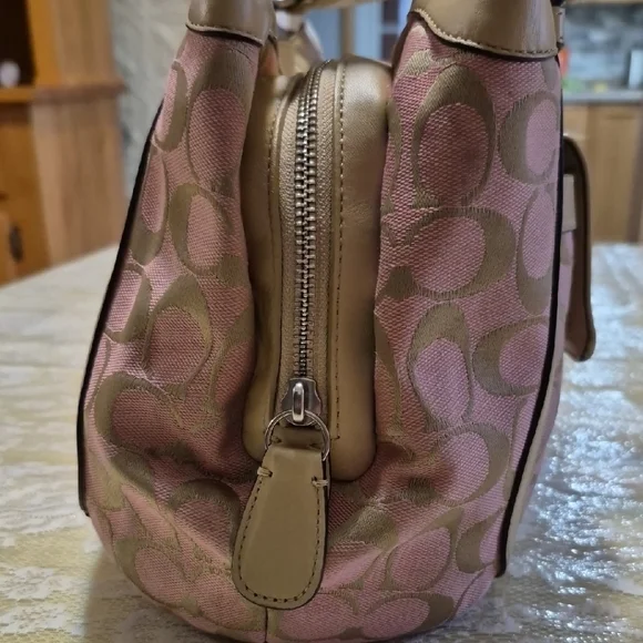 Coach Pink Signature Canvas Turnlock Shoulder Bag with Cream Trim - Picture 4 of 11